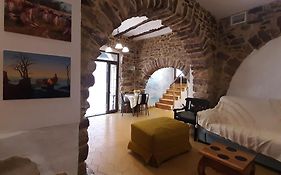Casa rural rústica EL COLMENAR para parejas, familias o amigos a la montaña